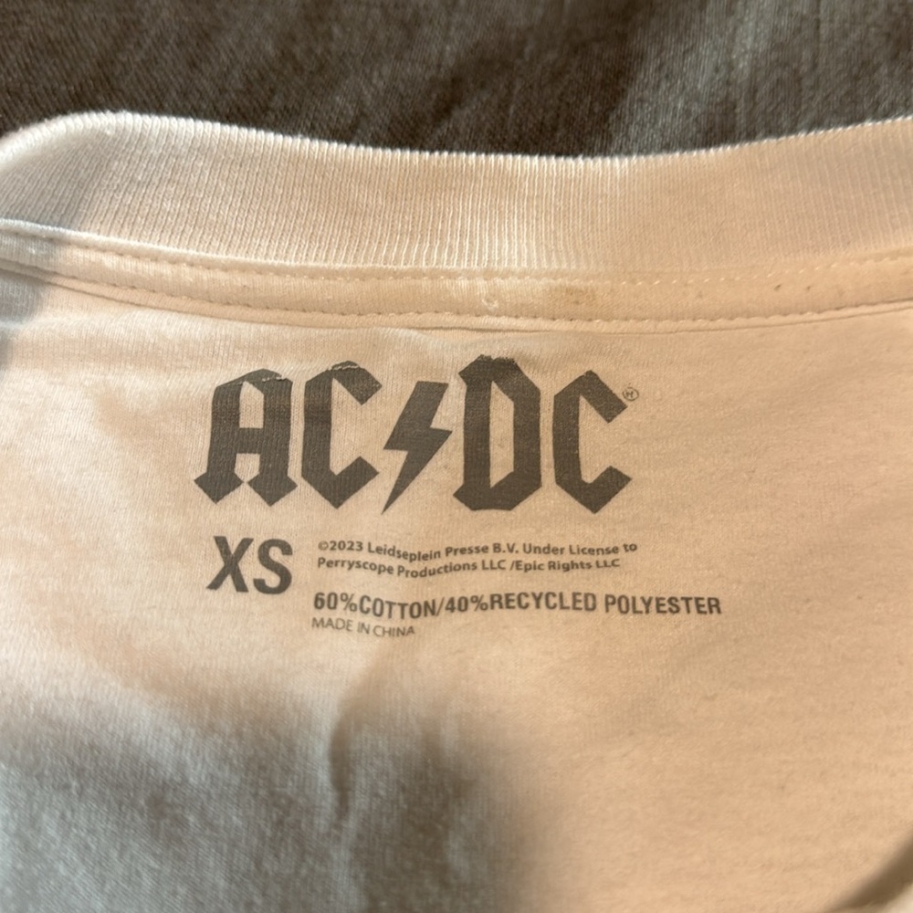 AC/DC Cream Graphic Tee - Picture 7 of 7